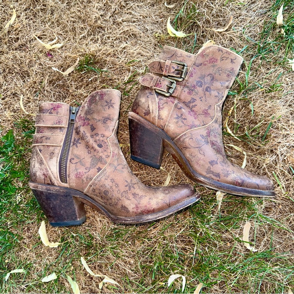 Lucchese Catalina boot
